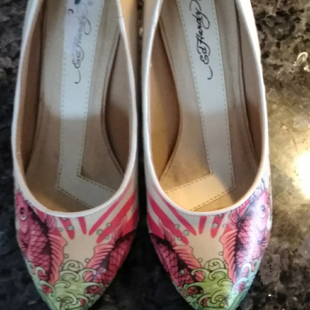 Ed Hardy Pumps - Picture 4 of 6
